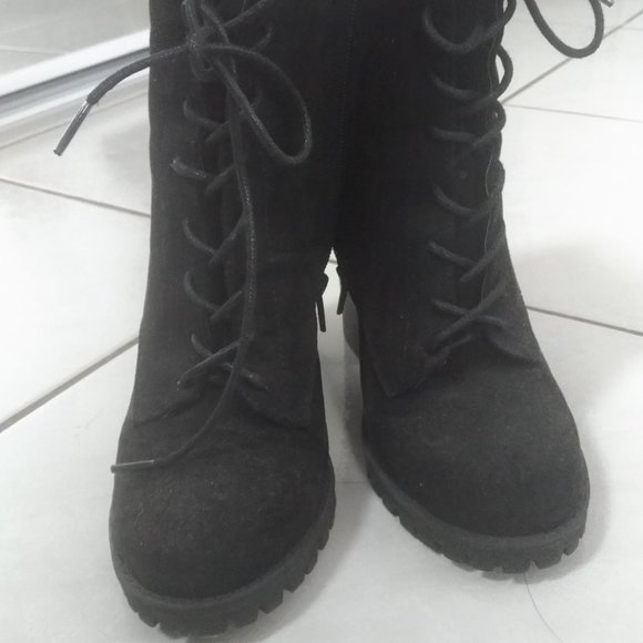 Lane Lace Up Boot - Picture 2 of 4